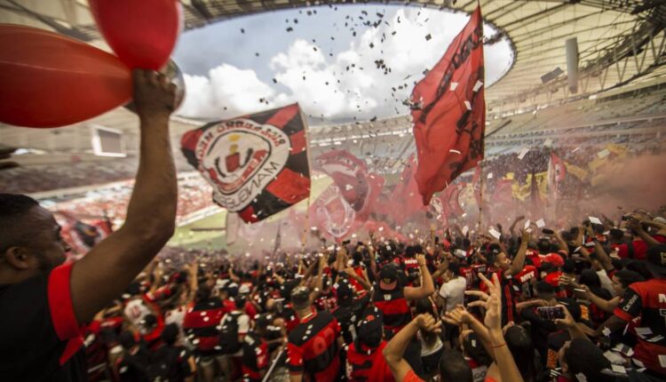 Torcida-do-Flamengo-lota-Maracana-para-jogo-do-time-no-Brasileiro.