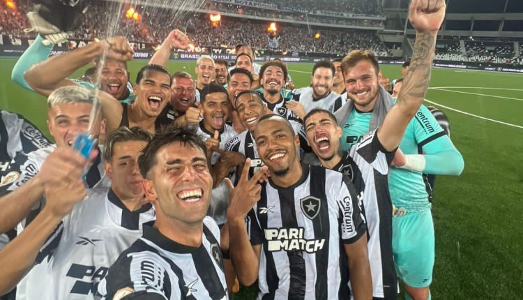 Precisando aumentar a vantagem na liderança, Botafogo anuncia chegada de reforços de peso para enfrentar o Atlético-MG na Série A
