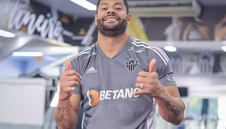 Aproveitando as férias longe do Atlético Mineiro, Hulk convida jogadores alvinegros para treinar na Paraíba. Atletas voltam de férias dia 8 de janeiro