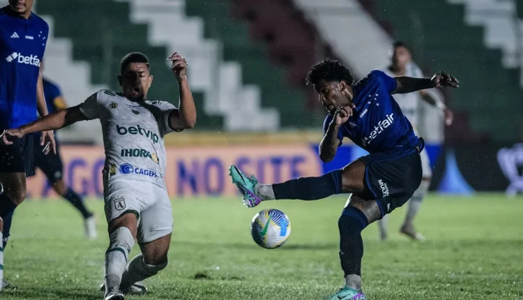 Após eliminar o Cruzeiro na Copa do Brasil, Sousa responde provocações dentro de campo e novamente se classifica na competição. Confira