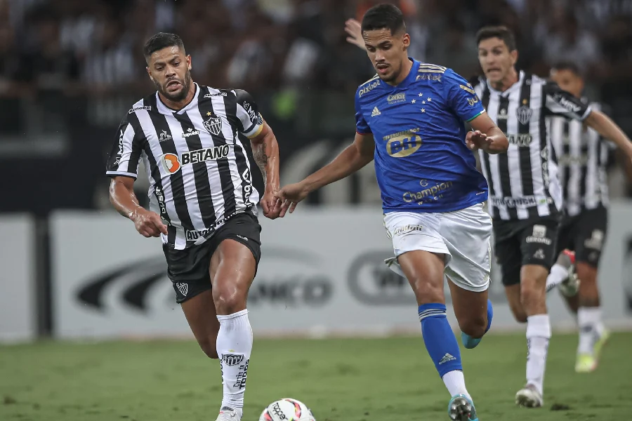 Jogador com passagem por Portugal tem Cruzeiro, Atlético-MG e outros gigantes clubes brasileiros na briga por sua contratação. Confira