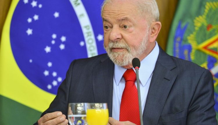 Presidente Lula marca presença em Minas Gerais para inauguração do Complexo Mineroindustrial da Serra do Salitre e abre seu coração entre Cruzeiro e Galo